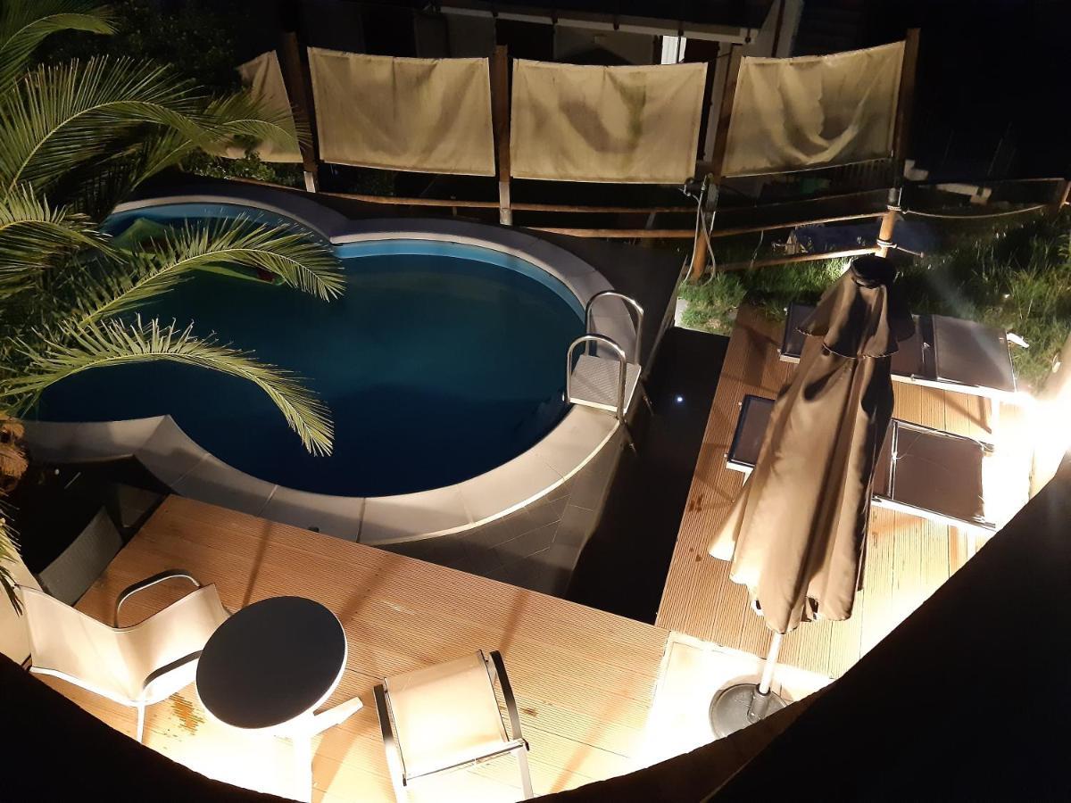 Holiday Home ทาวุลเลีย ภายนอก รูปภาพ